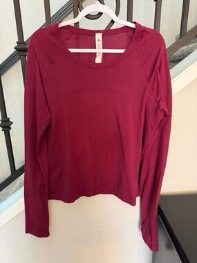 Lululemon Women’s Deep Luxe Swiftly Tech Long Sleeve 2.0 *Race Length
